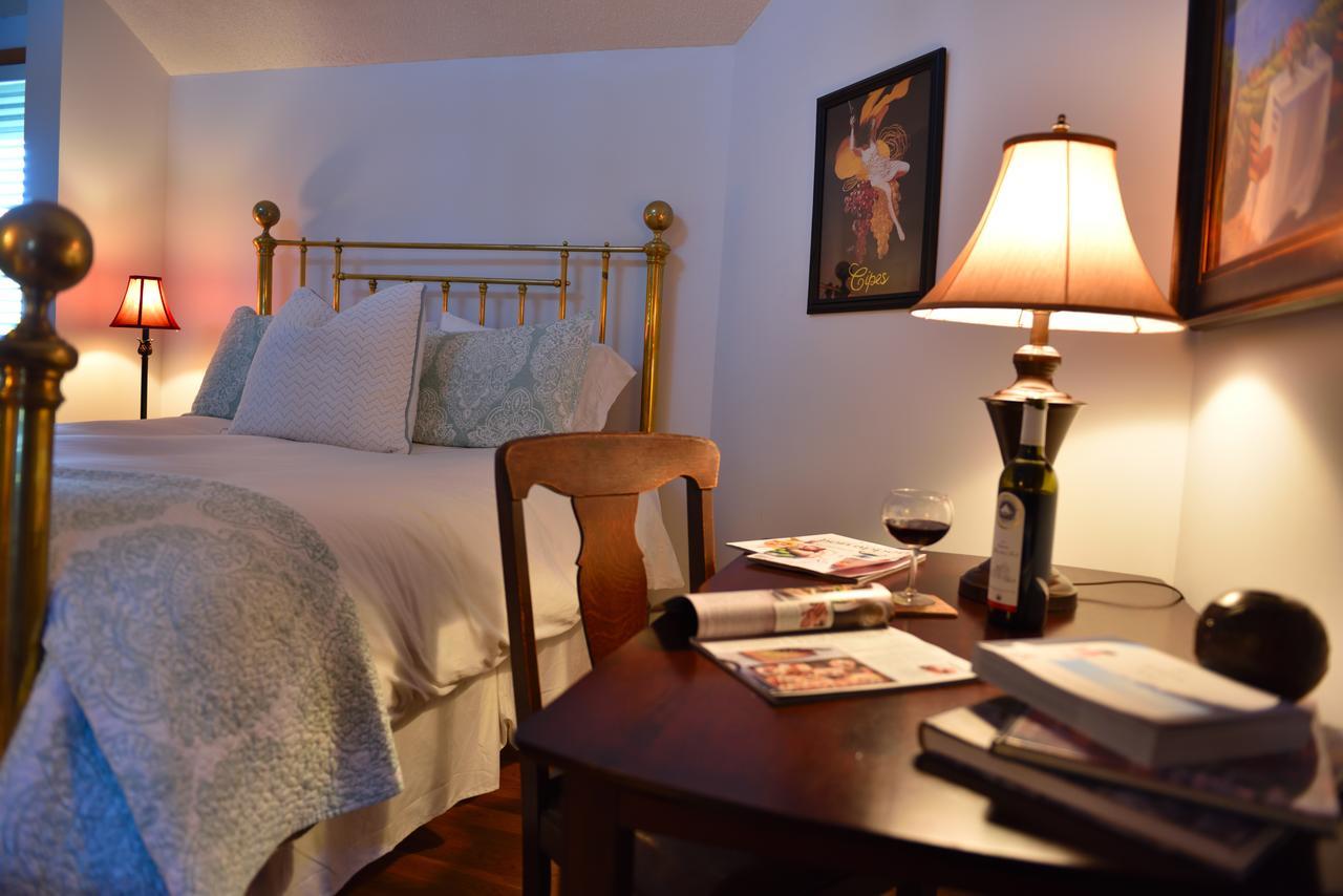 Summerhill Estate House Bed and Breakfast Kelowna Exteriör bild