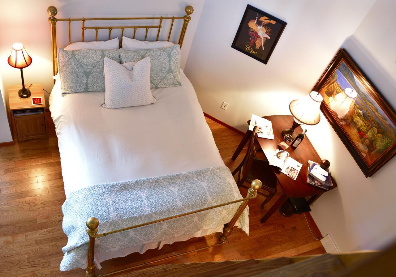 Summerhill Estate House Bed and Breakfast Kelowna Exteriör bild